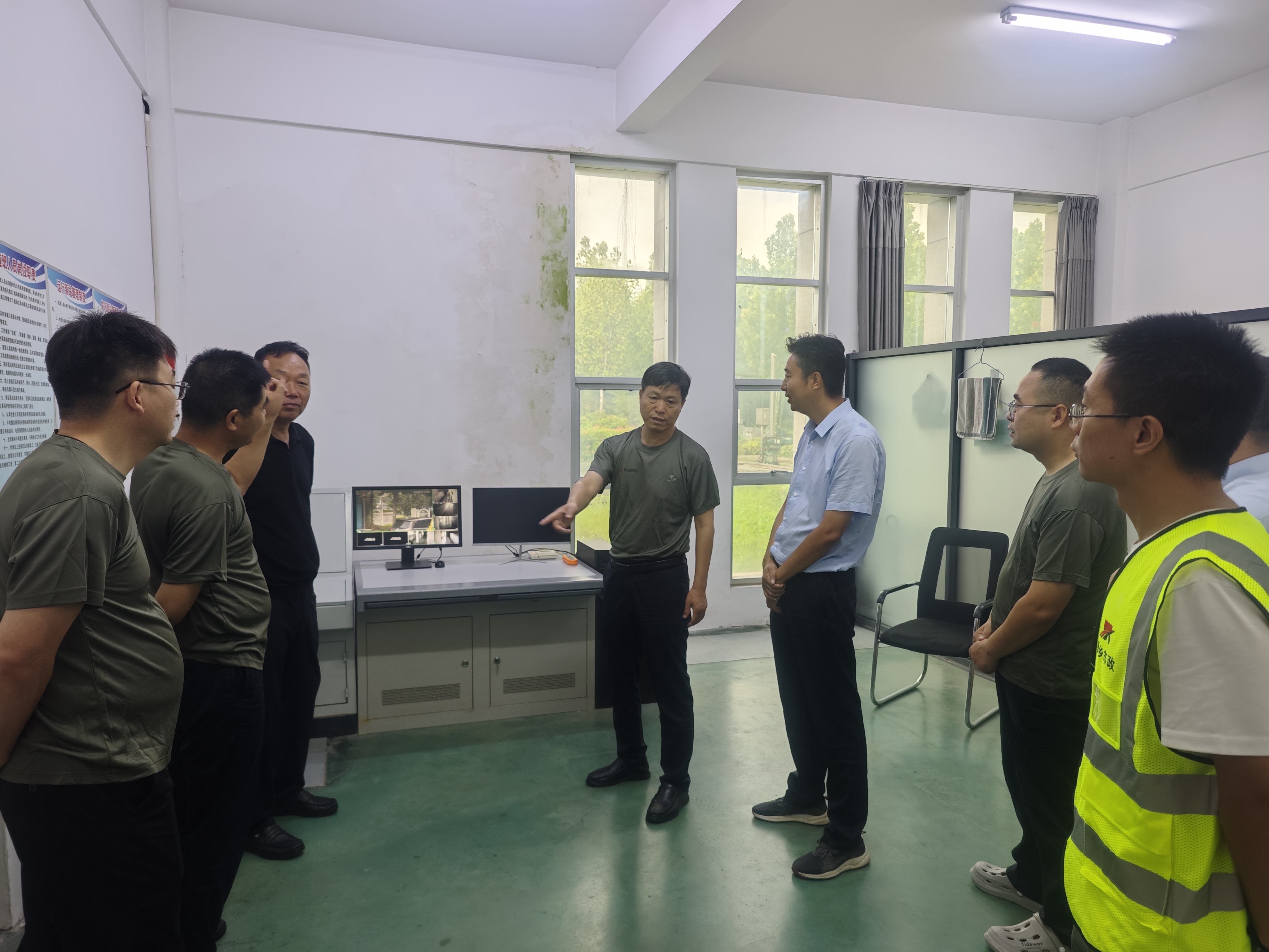 闻“汛”而动—新乡国资集团全力筑牢防汛安全堤坝